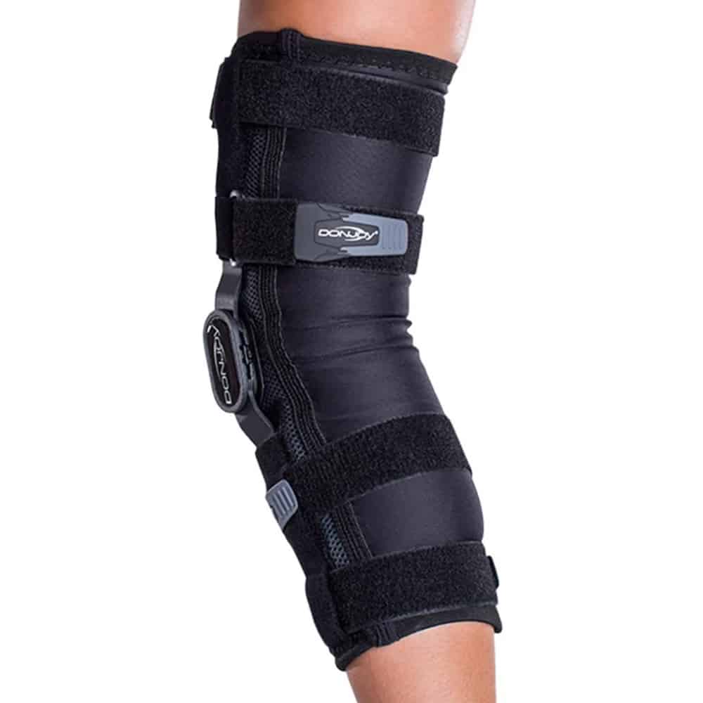 DonJoy Playmaker II Spacer Sleeve Knee Brace 11-3495 Canada for knee instability sports