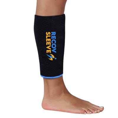 Recov Sleeve 360° compression sleeve covering calf muscle, delivering hot or cold therapy to reduce pain, swelling, and aid sports recovery.